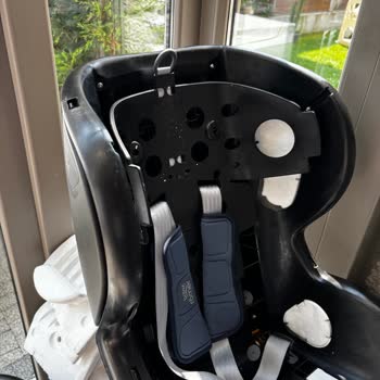 Britax Römer Oto Koltuğunda Kafa Kısmı Köpük Kırılması