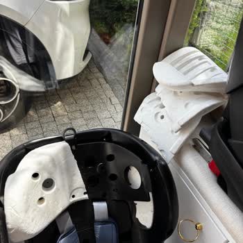 Britax Römer Oto Koltuğunda Kafa Kısmı Köpük Kırılması
