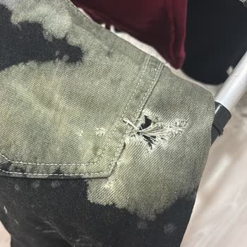 Arçelik Çamaşır Makinesi Kıyafetleri Boyuyor Ve Pantolon Yırtıyor