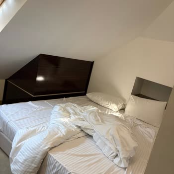 Ödenen 800 Euro İçin Kalitesiz Ve Hijyenik Olmayan Otel Deneyimi