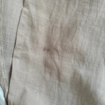 Defolu Ve Lekeli Gelen Elbise İçin İade Ve Tam Geri Ödeme Talebi