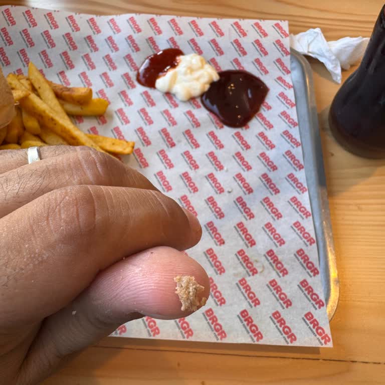 Burgerde Kıl Çıktı Hijyen Denetiminde Eksiklik