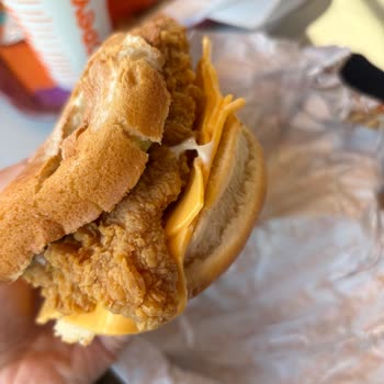 Popeyes Çayırova Şubesinde Sürekli Soğuk Ve Bayat Sandviç, İade Talebi