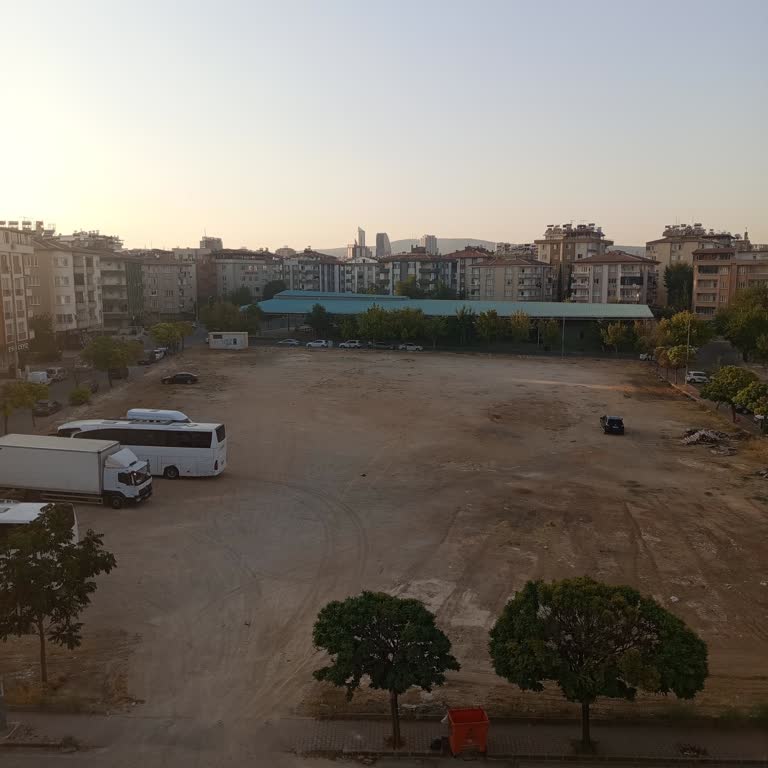 Araç Parkı Ve Drift Tozu Mahalleyi Nefes Almaz Hale Getiriyor
