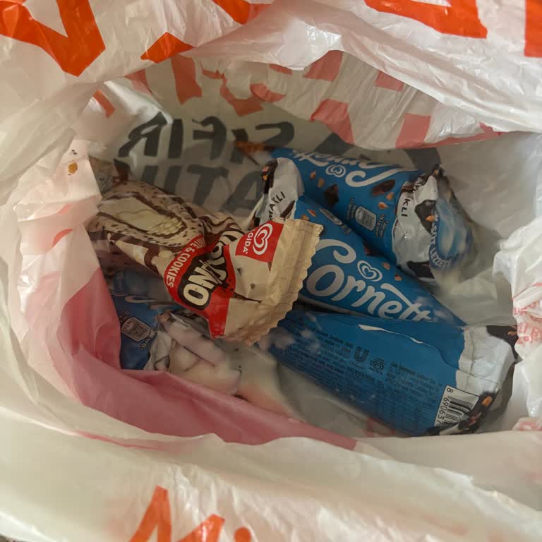Eksik Ve Erimiş Dondurma Teslimatı, Müşteri Hizmetlerinden Cevap Gelmemesi