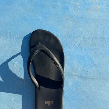 Hilltown Terliğinde Boya Sızması Ve Cilt Lekesi Sorunu