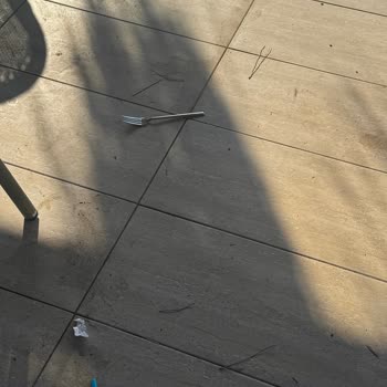 Kirli Odalar Ve Temizlenmeyen Havuz Alanı İle En Kötü Otel Deneyimi