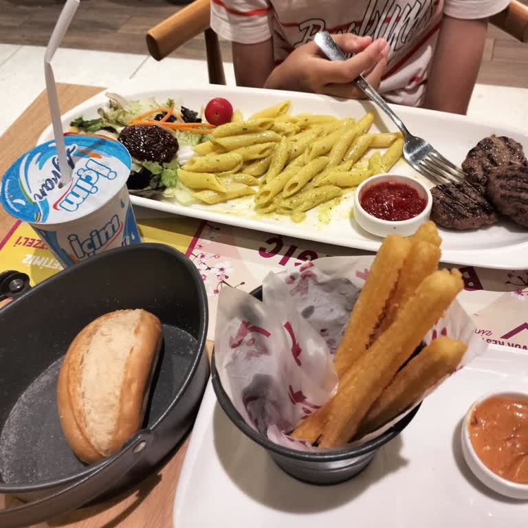 Köfte İçinde Tel Parçası Bulunması Çocuk Sağlığını Tehlikeye Atıyor