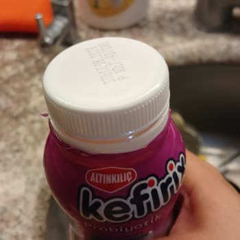 Şişen Kapak Ve Bozulmuş Altınkılıç Çilekli Kefir, Sağlık Endişesi