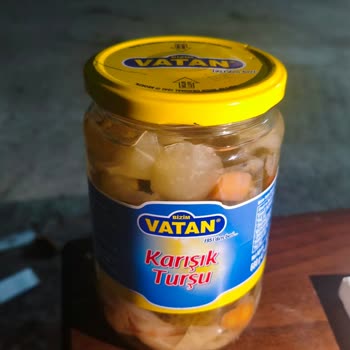 Şok Markette Son Kullanma Tarihi Geçmiş Turşu Satışı