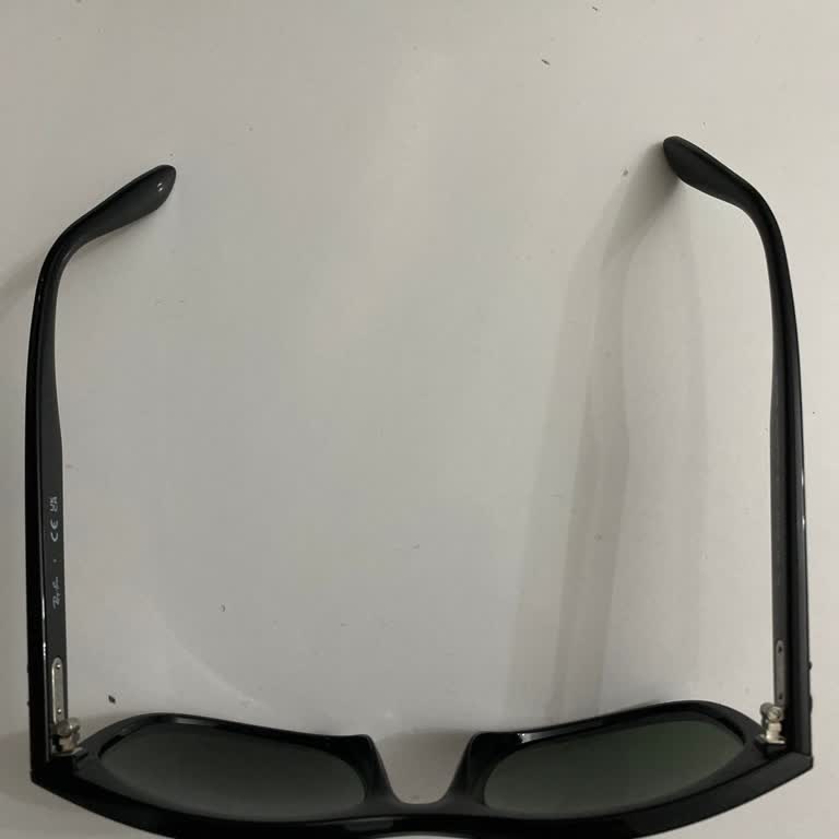 Rayban Gözlüğündeki Şakak Genişlemesi Ve Mağaza Personelinin İlgisiz Cevabı