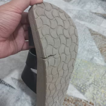 LCW Terliği Kısa Sürede Çatladı Ve İade Talebi Haksız Şekilde Reddedildi