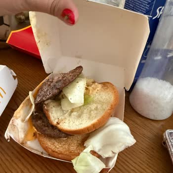 McDonald's Şubesinden Gelen Kalitesiz Big Mac Ve Eksik Yan Ürün Şikayeti
