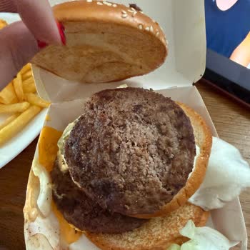 McDonald's Şubesinden Gelen Kalitesiz Big Mac Ve Eksik Yan Ürün Şikayeti