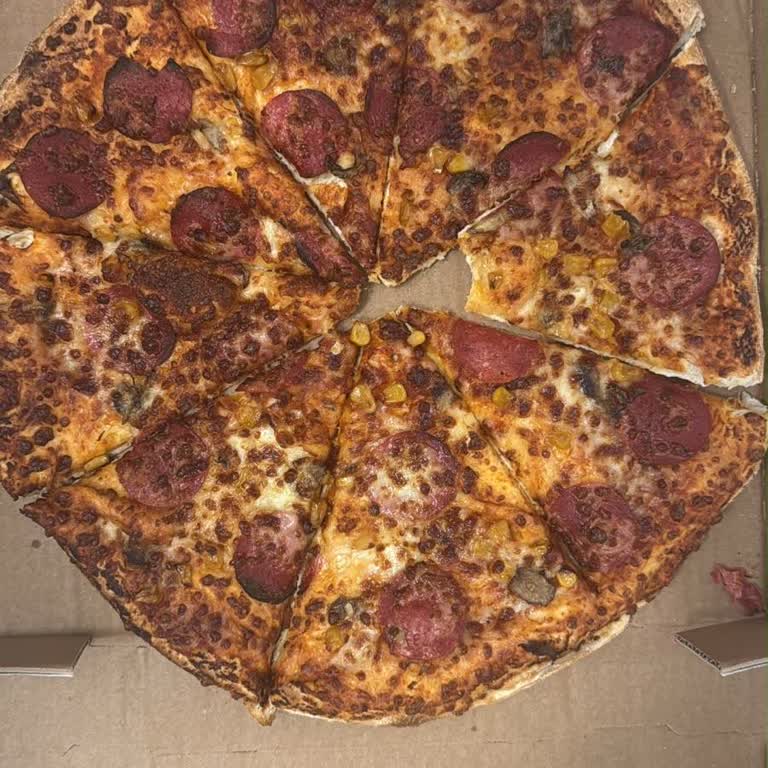 İki Saat Geciken, Soğuk Ve Yakılmış Pizza İçin Ücret İadesi Talebi