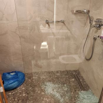Mövenpick Resort Tekirova’da Duş Kabini Camı Patladı, Yaralanma Ve Güvenlik Sorunu