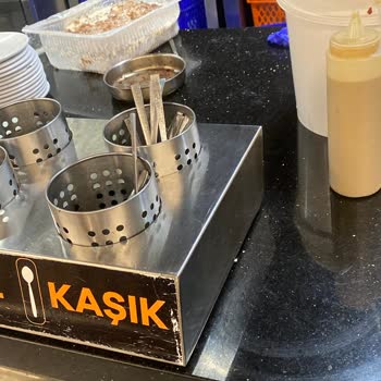 Köfteci Yusuf Şubesinde Ürün Eksikliği Ve Hayal Kırıklığı Yaratan Soğuk Tavır
