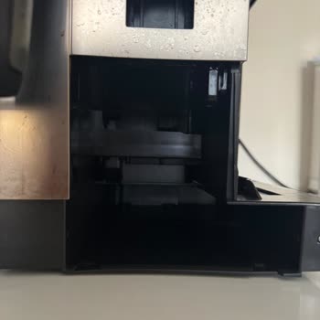 Su Sızıntısı Ve Aşırı Titreşimli Philips LatteGo 5500 Şikayeti