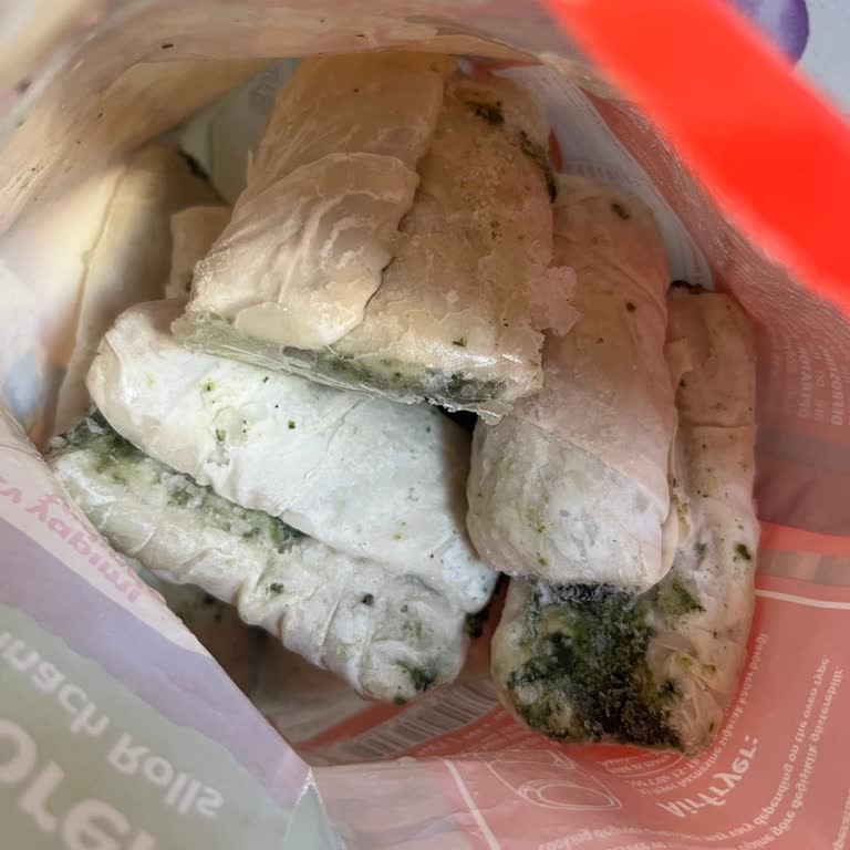 Superfresh Mini Ispanaklı Börek Ürünü Yapışık Ve Soğuk Zincir Endişesi