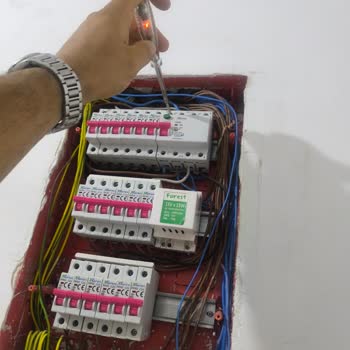 Elektrik Arızası Nedeniyle Evde Yangın Tehlikesi Ve Beyaz Eşya Hasarı