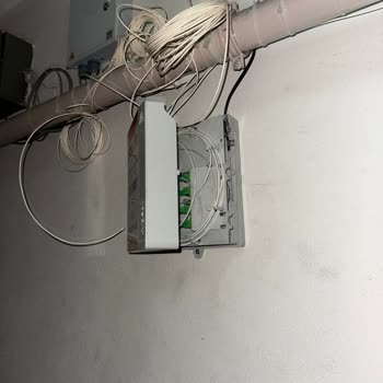 Uzun Süreli İnternet Kesintisi, Düzensiz Fiber Montajı Ve Müşteri Hizmetlerine Ulaşılamaması