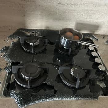 İlk Kullanımda Patlayan Cam Ocak Tüketici Güvenliğini Tehlikeye Attı