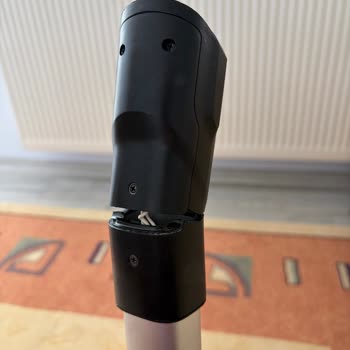 Philips Şarjlı Dikey Süpürgemin Alt Plastik Parçası Normal Kullanımda Kırıldı
