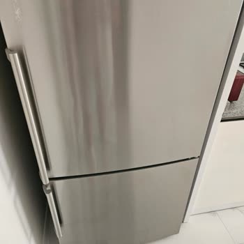 Siemens Inox Buzdolabının Yüzey Kaplaması Hafif Temizlemede Zarar Görüyor