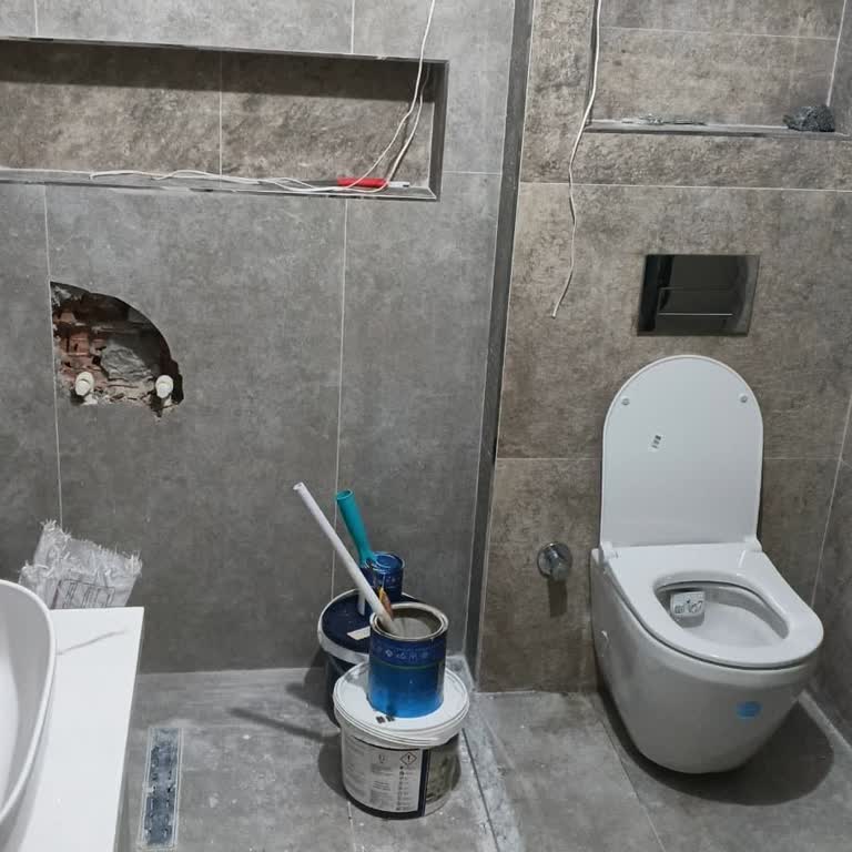 Sözleşmeli Banyo Tadilatı Gecikiyor Ve İletişim Kesik