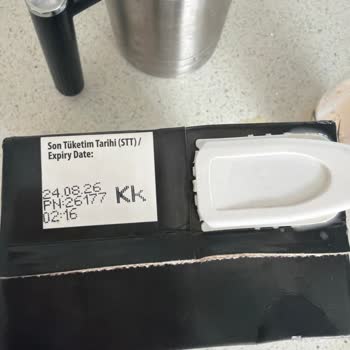 Son Kullanma Tarihinden Önce Bozulmuş Protein Sütü