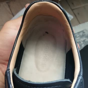 Ayakkabının Deri Bağcık Bölümünde Çatlama Ve Renk Solması, Mağaza İletişimsizliği