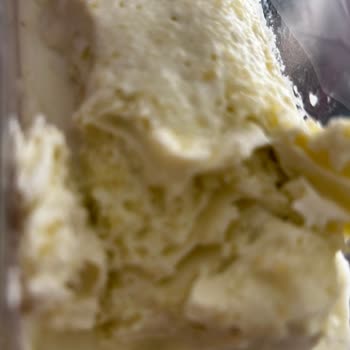 Son Kullanma Tarihi Geçmemiş Olan Kaymak Bozulmuş Ve Sağlık Endişesi