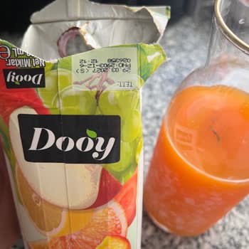 A101’den Alınan Dooy Meyve Suyu İçindeki Yoğun Küf, Gıda Güvenliği İhlali