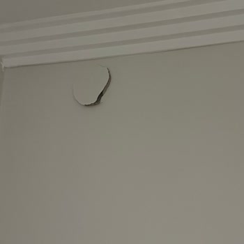 Arçelik Kliması Montajı Duvar Hasarı Ve Kaba Servis Davranışı