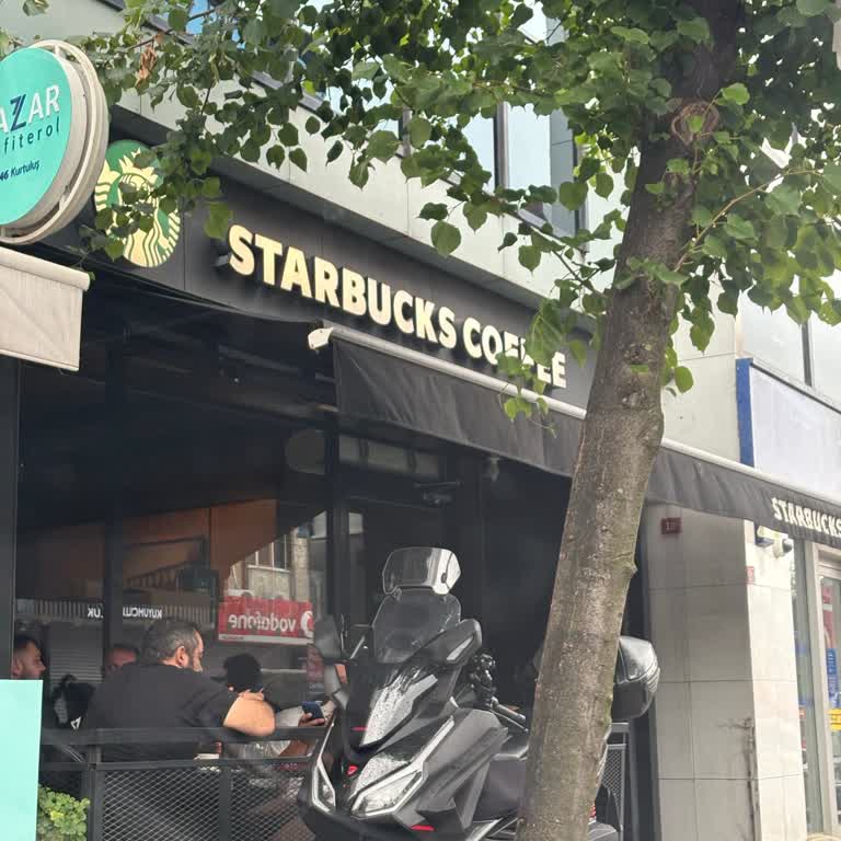 Starbucks Latte Kapakları Açıldı, Araç İçinde Kirli Ve Masraflı Durum