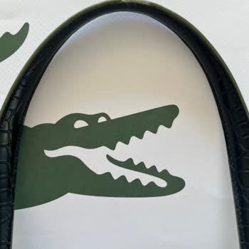Lacoste Kadın Çantasında Deformasyon Ve Garanti Reddi