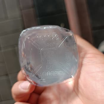 Sarıkız Su Şişelerinde Beyaz Tortu Görüntüsü Ve Sağlık Endişesi