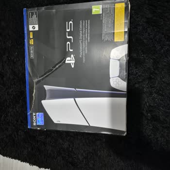 Yeni Satılan PS5 Slim'in Ambalajı Bozulmuş Ve Açılmış