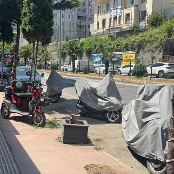 Kaldırımı Motosiklet Ve Scooter İşgali İçin Acil Denetim Ve Çözüm Talebi
