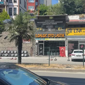 Kaldırımı Motosiklet Ve Scooter İşgali İçin Acil Denetim Ve Çözüm Talebi