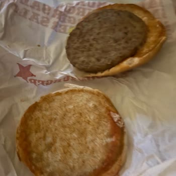 Eksik Malzemeli Hamburger, Dağılmış Sunum Ve Yardımsız Şikayet Sonucu Tam İade Talebi