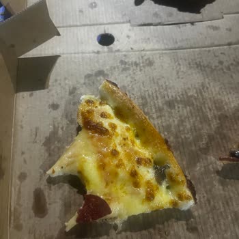 Pasaport Pizza’da Malzeme Eksikliği Ve Yanıltıcı Ücret, Kaba Personel