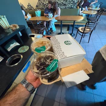 Starbucks'ta Multinet Ödemesinde Poşet Verilememesi Müşteriyi Rencide Etti