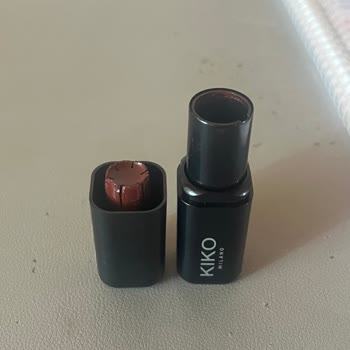 Amazon Ve Kiko Milano’dan Erimiş Rujun Değişim Talebi