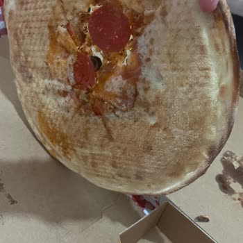 Yanmış Ve Hamursuz Pizzalar İçin Tam Ücret İadesi Talebi