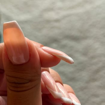 Ala Nail Bar Tırnak Çekimi Kalitesiz, French Uygulaması Tutarsız