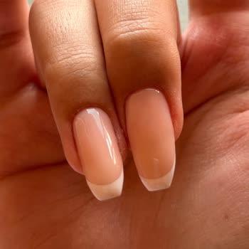 Ala Nail Bar Tırnak Çekimi Kalitesiz, French Uygulaması Tutarsız