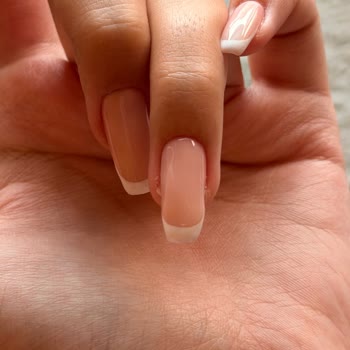 Ala Nail Bar Tırnak Çekimi Kalitesiz, French Uygulaması Tutarsız