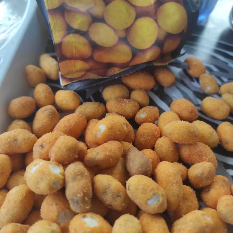 Küflenmiş Çerezya Soslu Fıstık Satışı Ve Gıda Güvenliği Endişesi