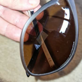 Porsche Design Gözlüğünün Cam Kaplaması Kendi Kendine Soyuldu, Mağaza Çözüm Sunmadı